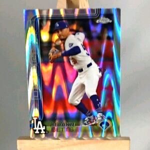 2025 Topps Chrome - Mookie Betts #50 RayWave Refractor